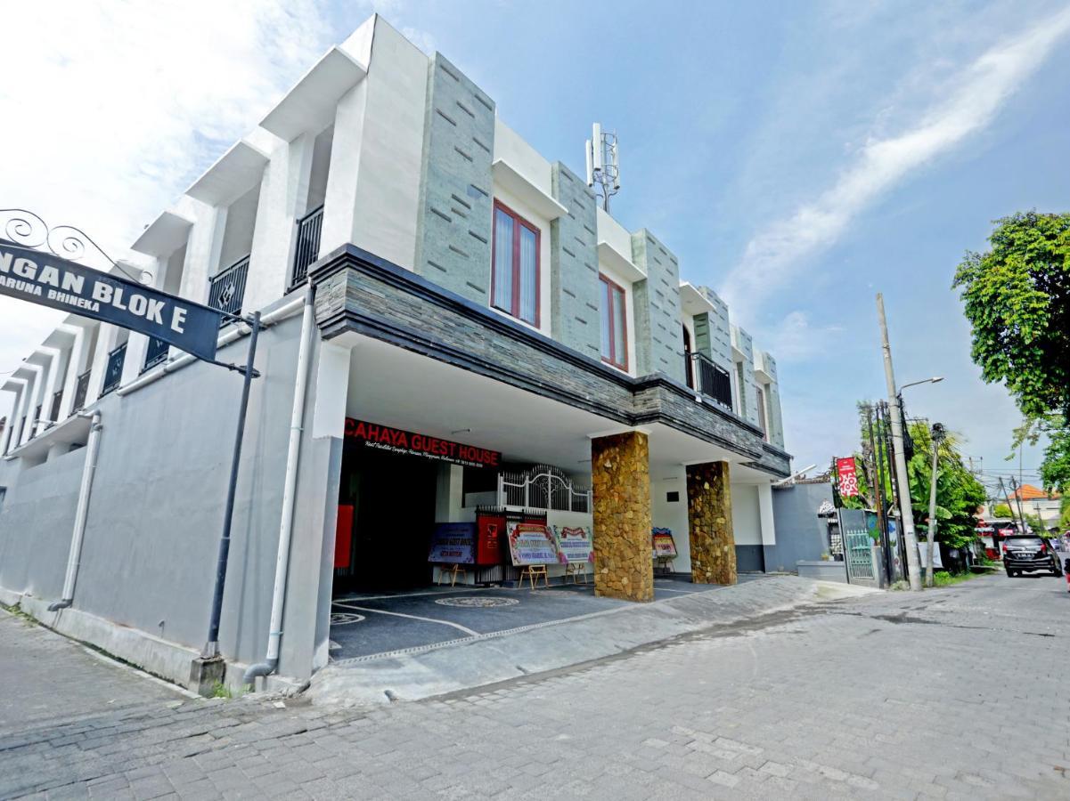 Oyo 90859 Cahaya Guest House Pesanggaran Luaran gambar